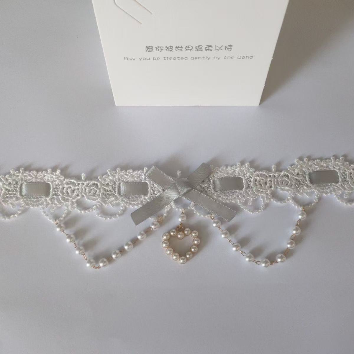 Collier en dentelle perlée Swe - Women Fashion Photoshoot avis et prix