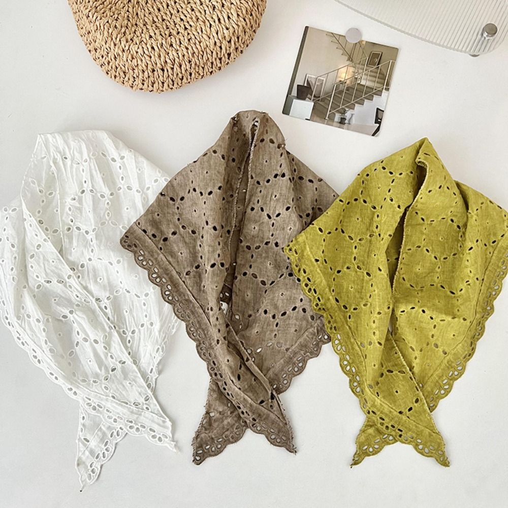 Nouveau Foulard Triangle Flora - Women Fashion Photoshoot avis et prix