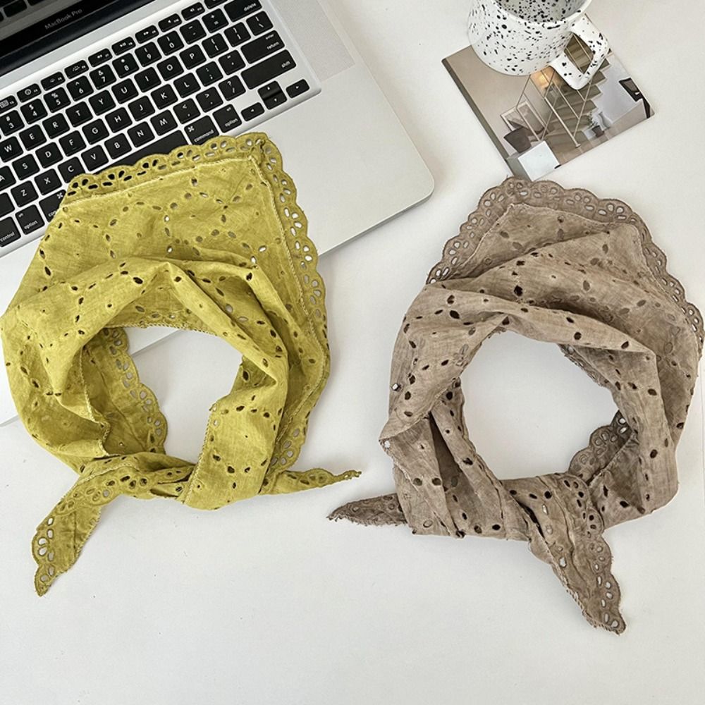 Nouveau Foulard Triangle Flora - Women Fashion Photoshoot avis et prix
